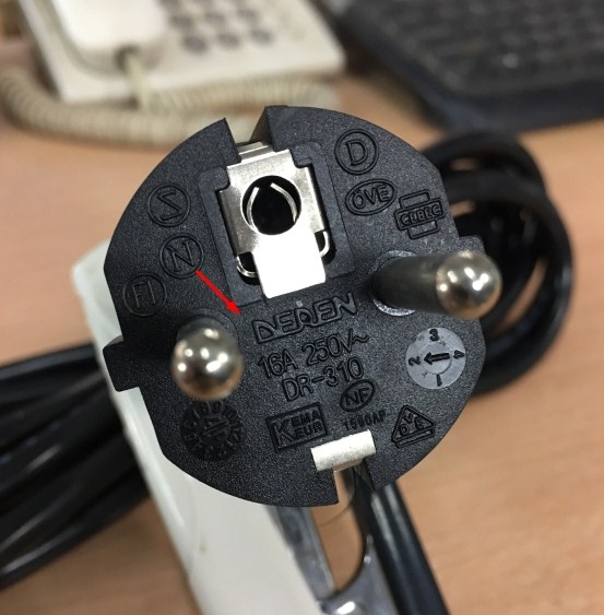 Dây Nguồn 2 Chân Tròn DEREN DR-310 DK-390 AC Power Cord Europe Plug Schuko CEE 7/7 to IEC320 C13 10A 250V 3x1.0mm For Thiết Bị Mạng Cisco Và Máy Chủ Length 3M