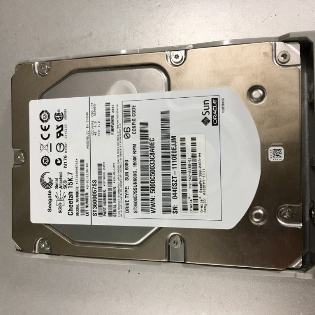 Ổ Cứng Máy Chủ Sun 542-0166-01 600GB SAS 3.5-inch 15000 RPM ST360057SSUN600G Cheetah 15K.7 SAS 6Gbps 16MB Cache Internal Hot Swap Hard Drive