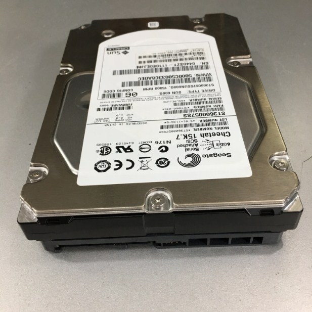 Ổ Cứng Máy Chủ Seagate ST3600057SS Cheetah 15K.7 600GB SAS 3.5-inch 15000 RPM SAS 6Gbps 16MB Cache Hard Drive