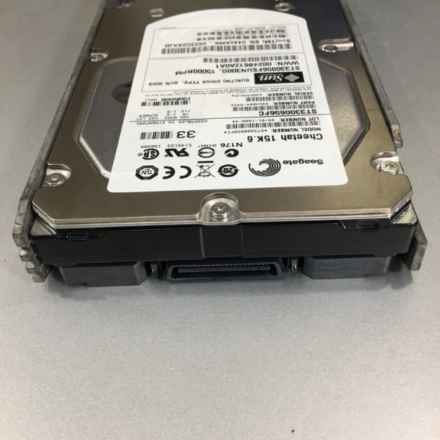 Ổ Cứng Máy Chủ Sun ST330056FSUN300G - Sun 300GB 15000RPM Fibre Channel 4GB/s 16MB Cache 3.5-inch Hard Drive for Sun StorEdge 3510