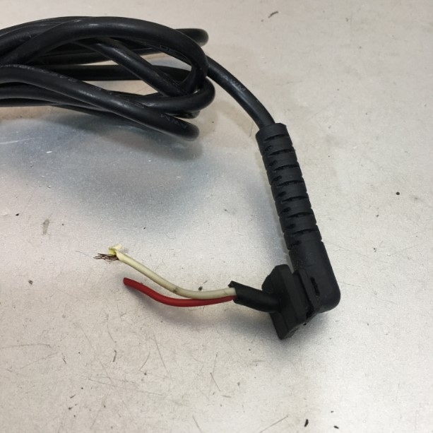 Dây Đấu Mạch Nguồn DC Power Cable Vuông Góc Dài 1.5M Connector Adapter Charger Cord Connector Size 6.5mm x 4.4mm