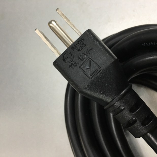 Dây Nguồn Chữ L Vuông Sang Góc Trái NEMA 5-15P to Left Angle IEC 320 C13 Power Cord YUNG LI YP-12 YC-12L 11A 125V 3x1.25mm² Length 4.5M