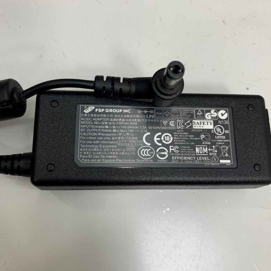 Adapter 19V 2.1A 40W FSP Group Inc FSP FSP040-RAB Connector Tip Size 5.5mm x 2.1mm