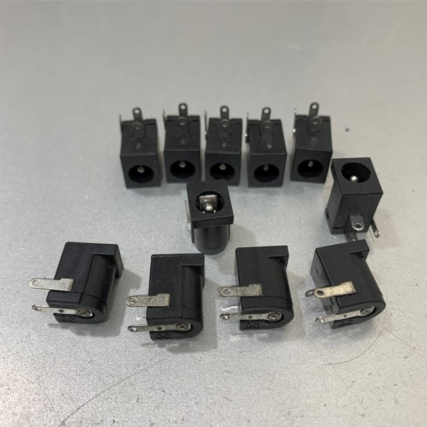 Rắc Hàn Nguồn DC Power Jack Connector Rated Max 5A Connector Size 5.5mm x 2.1mm & 2.5mm
