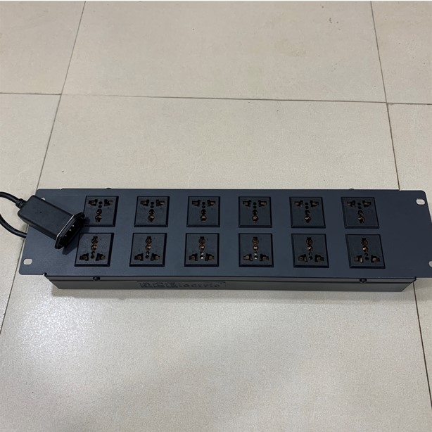 Thanh Phân Phối Nguồn Điện PDU Rack Universal 12 Way UK Outlet Công Suất Max 16A to C14 Male Plug Power Cord