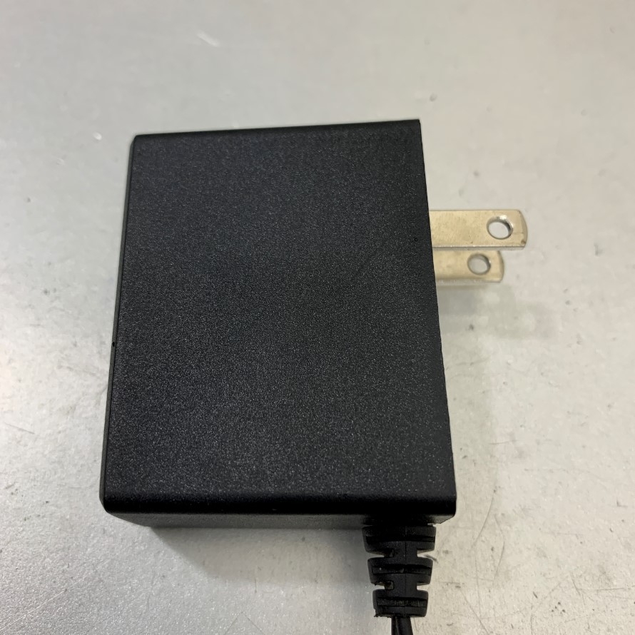 Adapter 5V 2A SHENZHEN F12L20-050200SPAU Connector Size 3.5mm x 1.35mm For Bộ Chia Splitter HDMI 1 ra 4 hỗ trợ 4Kx2K chính hãng Ugreen 40277