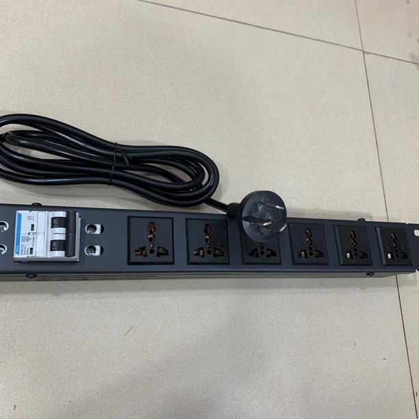 Thanh Nguồn Điện PDU 1U Rack Universal 6 Way UK Outlet Có MCB Công Suất Max 20A to China GB2099 Plug Power Cord Length 3x1.5mm² Length 2.5M