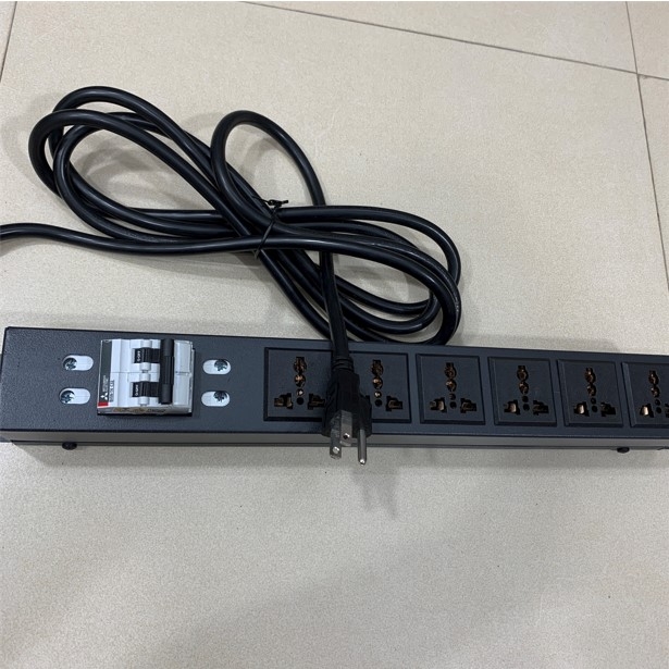 Thanh Nguồn Nối APC SMT2200R2X106 Với PDU Universal 6 Way UK Outlet Có MCB Công Suất Max 12A NEMA 5-15P Plug Power Cord 3x1.25mm² Length 2.5M