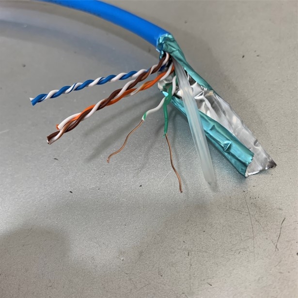 Cáp Mạng PANDUIT CAT6A PUL6AV04BU-EG U/UTP TX6A CE LSZH 75C 4PR/23AWG 10GBase-T and up to 500MHz BLUE Cuộn Dài 305M