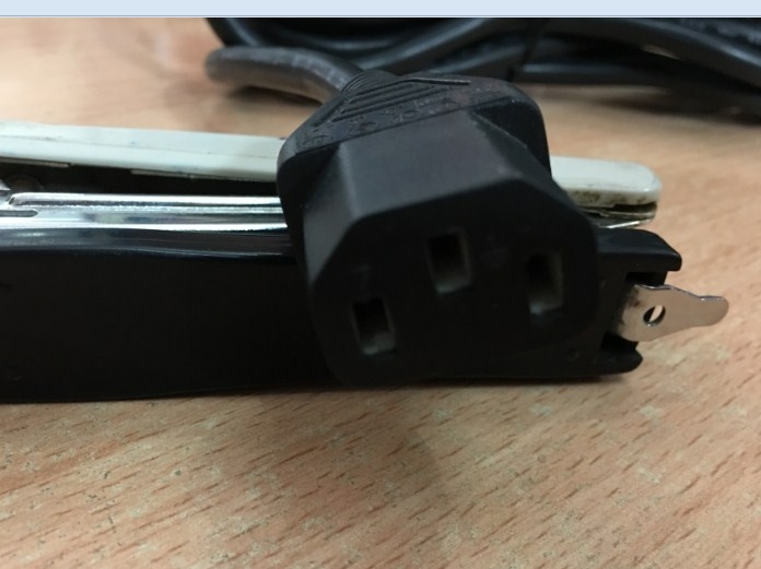 Dây Nguồn Máy Chủ IBM MAYOR M2511 M1625 AC Power Cord Schuko CEE7 Euro Plug to IEC320 C13 16A 10A 250V 18AWG 3x1.0mm Length 2.5M