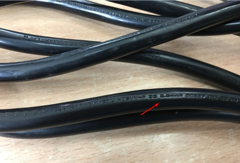 Dây Nguồn 3 Chấu 2 Chân Dẹt 1 Tròn Hãng E-JUN 16A 250V 3X2.5mm 14 AWG NEMA 5-15P To C19 Power Cord Length 3M