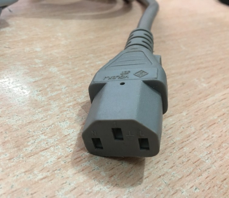 Dây Nguồn Volex M744 V1625 7A NEMA 5-15P to C13 AC Power Cord 7A 125V 3X0.75mm 18AWG Grey Length 1.8M