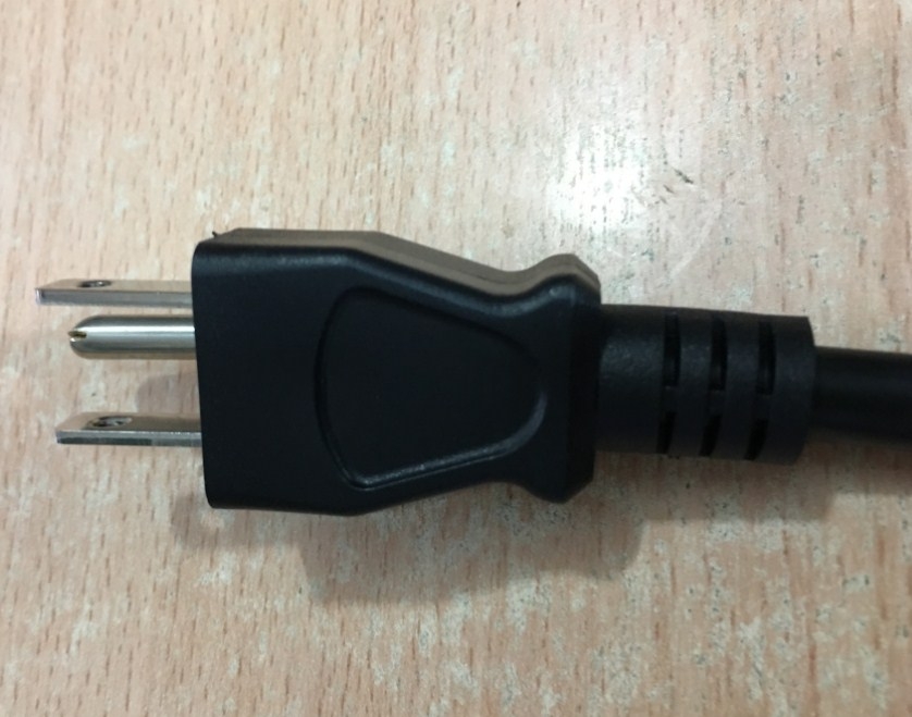 Dây Nguồn Volex M744 V1625 NEMA 5-15P to C13 AC Power Cord 12A 125V 3x1.25mm 16AWG Length 2M