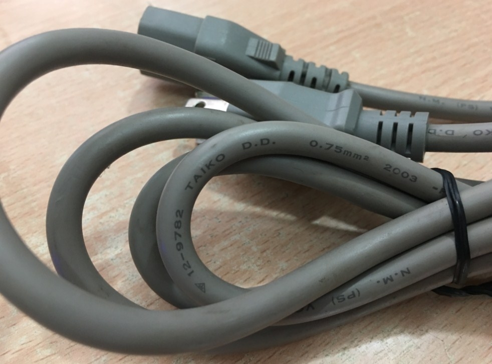 Dây Nguồn Volex M744 V1625 7A NEMA 5-15P to C13 AC Power Cord 7A 125V 3X0.75mm 18AWG Grey Length 1.8M