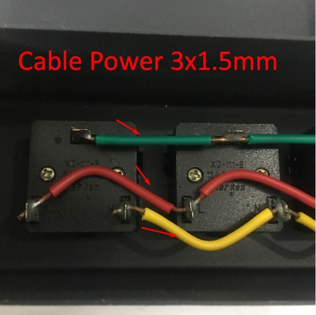 Thanh Phân Phối Nguồn Điện PDU Rack Universal 6 Way UK Outlet Có MCB Công Suất Max 20A to C14 Plug Power Cord 3x2.08mm² Length 2.7M