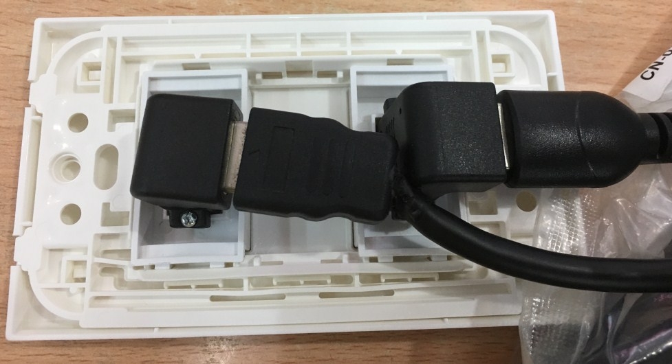 Bộ Outlet Panasonic Wallplate 2 Port HDMI White