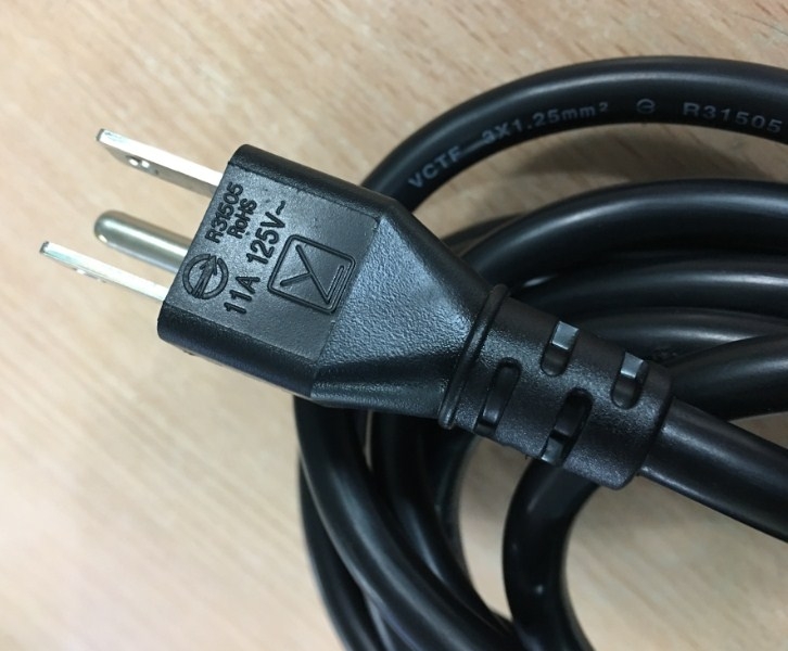 Dây Nguồn Chữ L Vuông Sang Góc Trái YUNG LI YP-12 YC-12L NEMA 5-15P to Left Angle C13 AC Power Cord 11A 125V 3x1.25mm 17AWG Length 3.2M