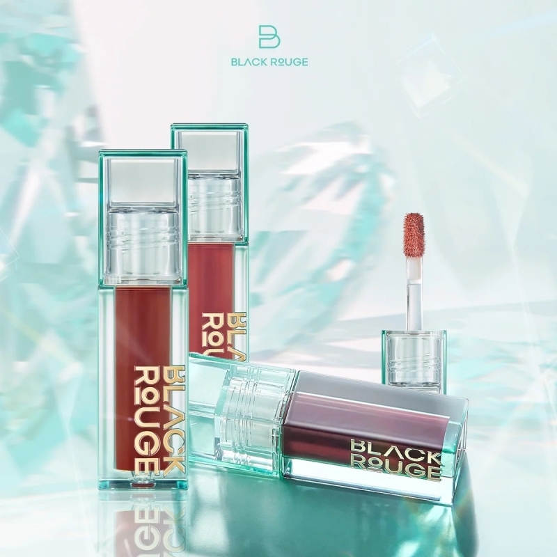 DL18 - Black Rouge Double Layer Over Velvet