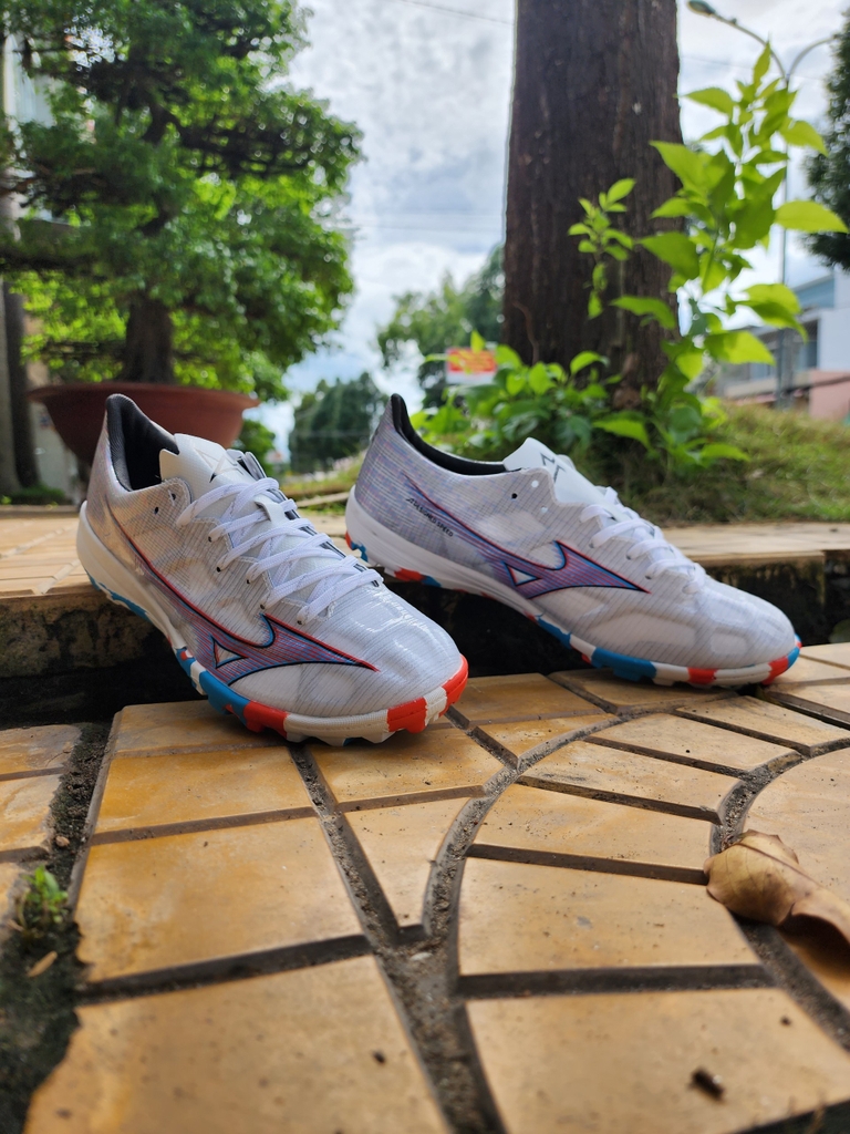 Mizuno Alpha F1