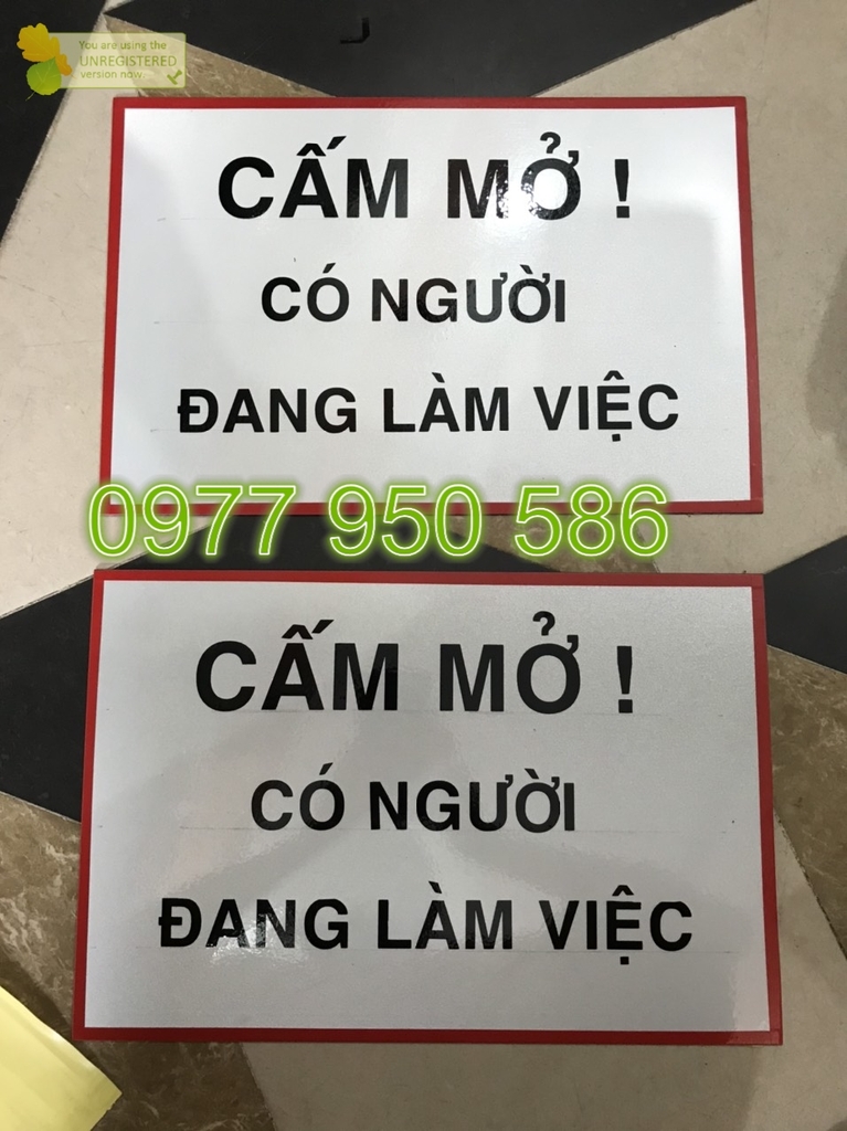 Bien bao an toan dien: Cấm mở có người đang làm việc