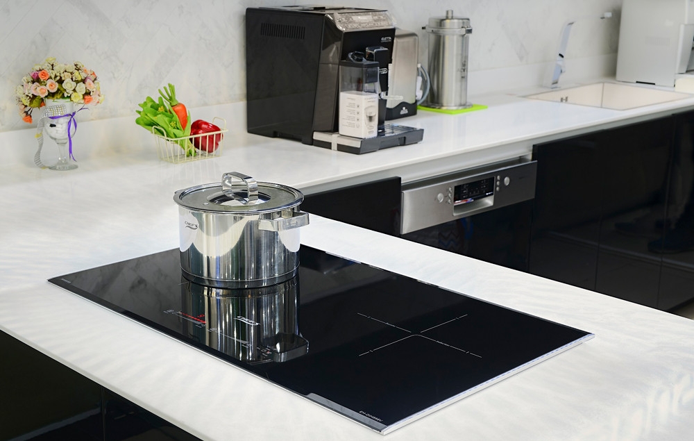 bep-tu-tro-thu-dac-luu-cuu-hoa-cua-ba-noi-tro-mua-he