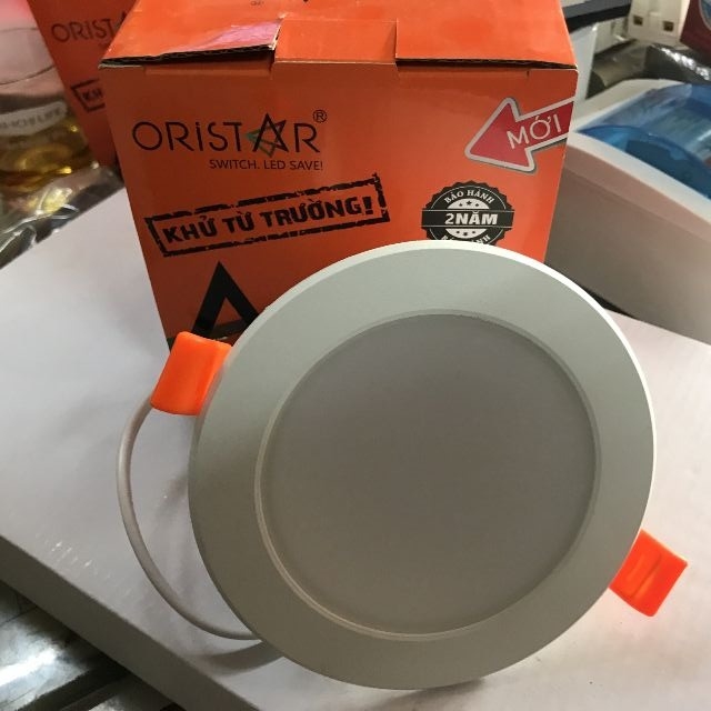 Đèn LED âm trần 7W đổi màu Oristar
