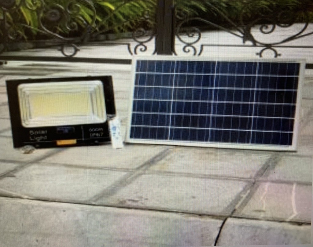 Đèn pha năng lượng mặt trời 600W Godsun (vỏ nhôm)