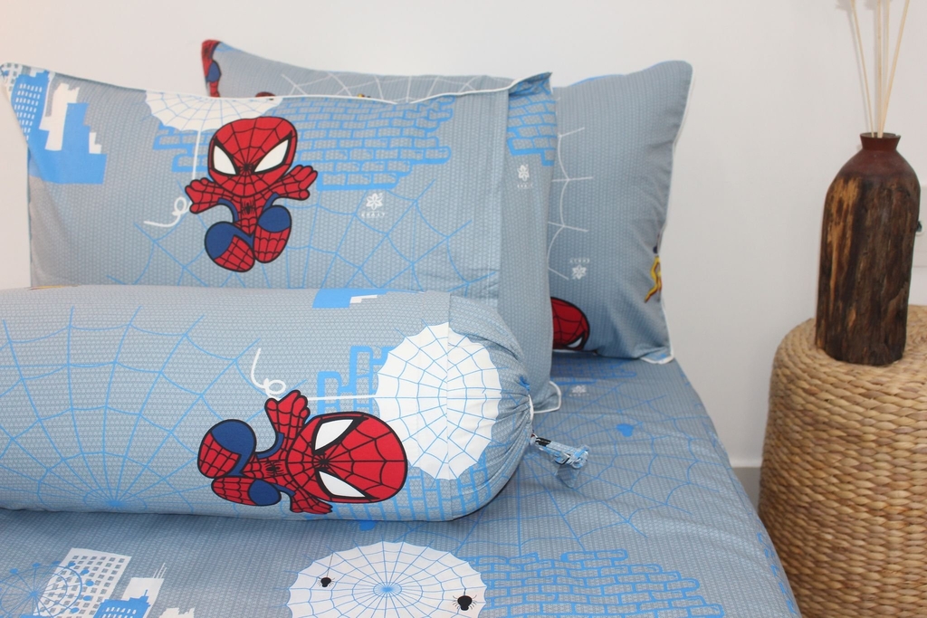 Bộ ga gối 4 món người nhện Spiderman màu xám nhạt cotton 100% (ga giường + 1 vỏ gối ôm + 2 vỏ gối nằm)