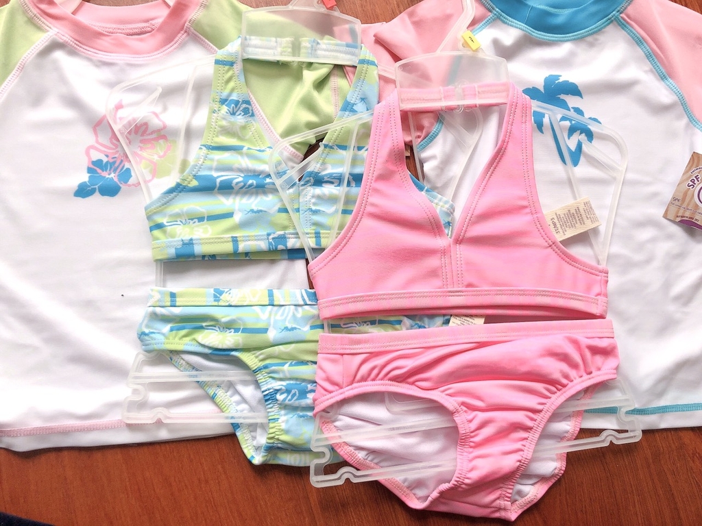 Set đồ bơi bé gái (Áo bơi tay ngắn + áo bikini + quần bơi) màu hồng cây dừa
