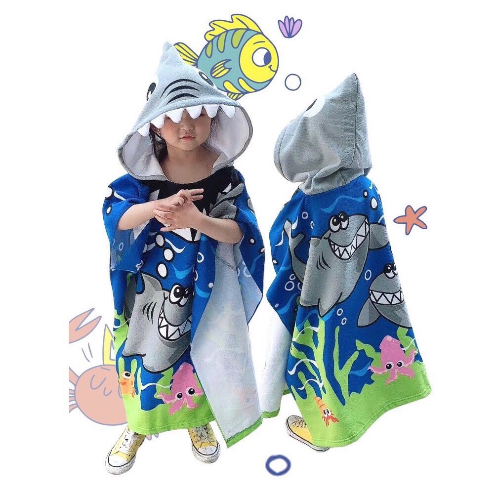 Khăn tắm choàng cho bé cá mập Baby Shark có mũ trùm đầu màu xanh lá