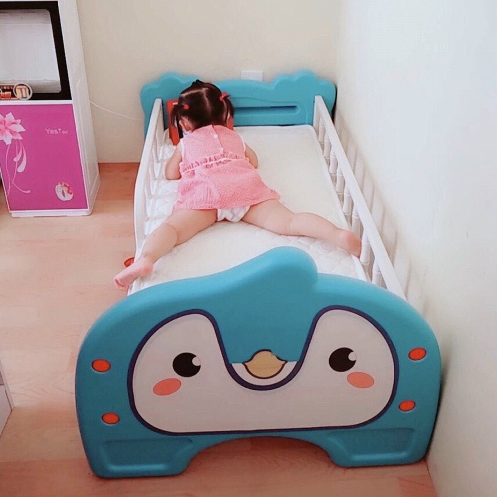 Giường ngủ nhựa trẻ em CAYABE Holla hoạt hình chim cánh cụt đáng yêu