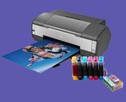 cau-be-12-tuoi-phat-minh-may-in-mau-epson-tu-bo-do-choi-lego