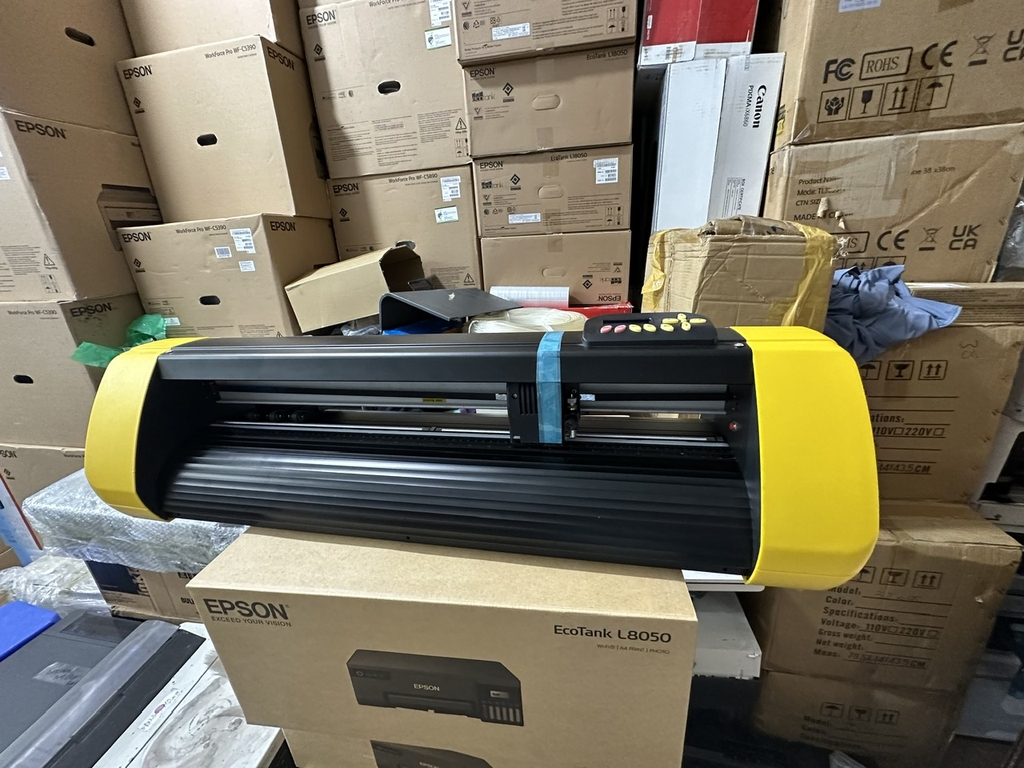 Máy cắt chữ decal HT 720 - Màu vàng