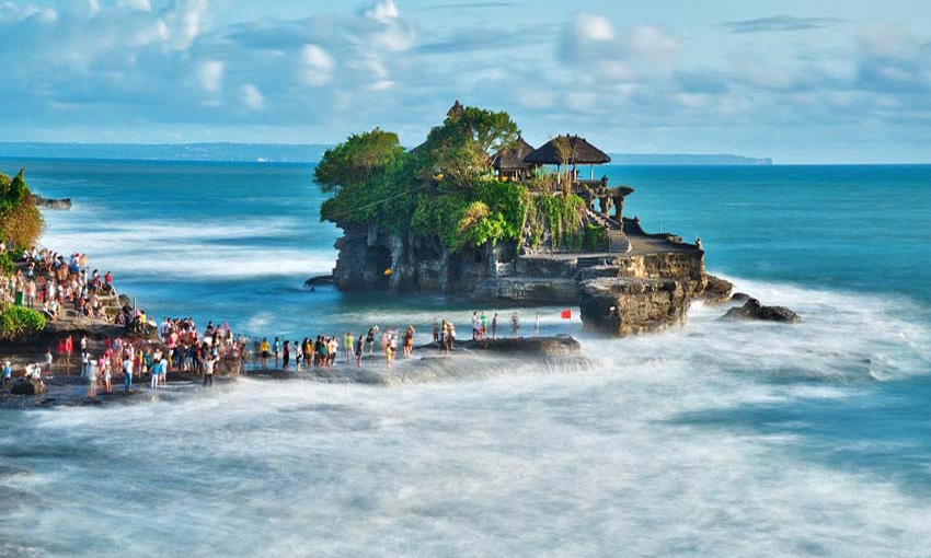 INDONESIA 4 NGÀY 3 ĐÊM: HÀ NỘI – ĐẢO BALI – ĐỀN SUỐI THIÊNG  – CUNG ĐIỆN NƯỚC – BALI SWING BAY VNA