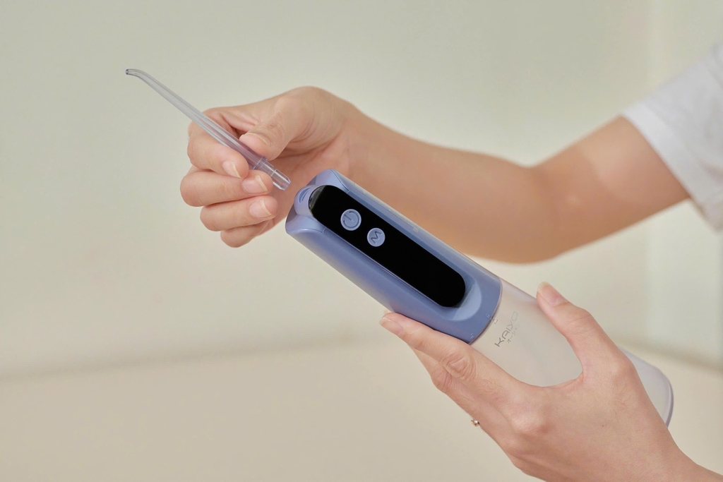 Máy Tăm nước 5 chế độ thông minh Kaiyo màu ghi, model KOR-415