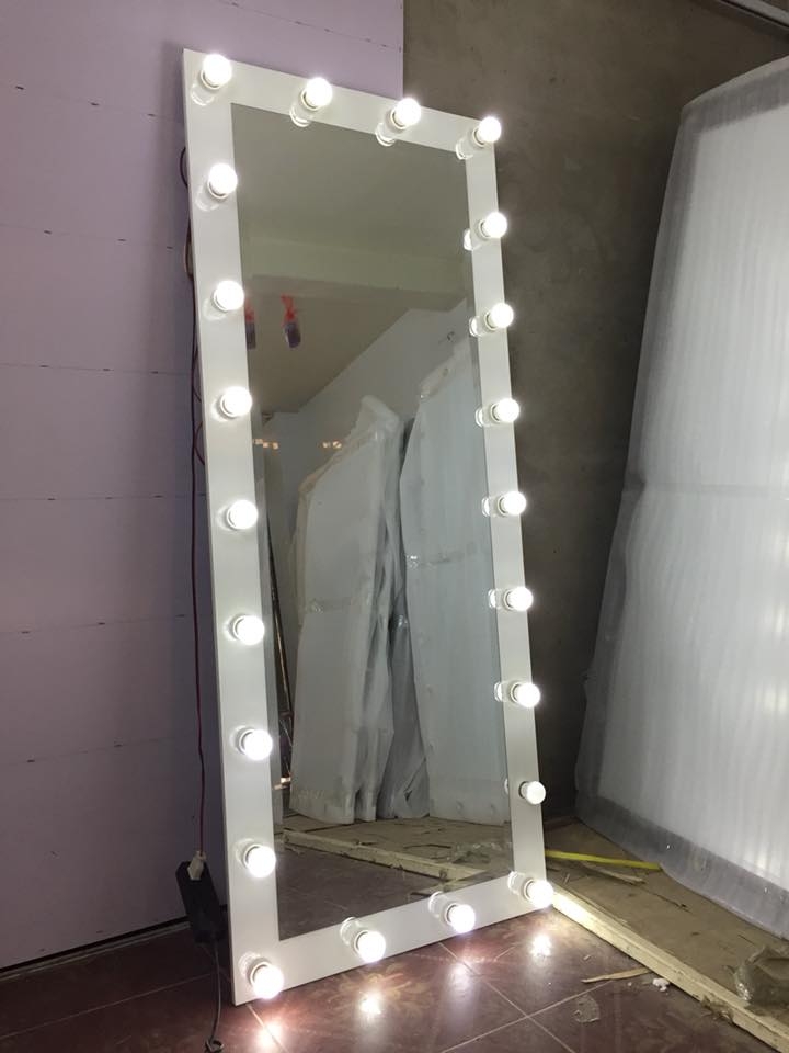 Gương đứng toàn thân đèn led 170x65cm( 22 bóng led)