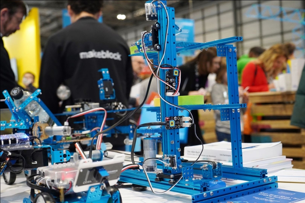 MAKEBLOCK VÀ CÁC HOẠT ĐỘNG XÃ HỘI Ở KHẮP NƠI TRÊN THẾ GIỚI