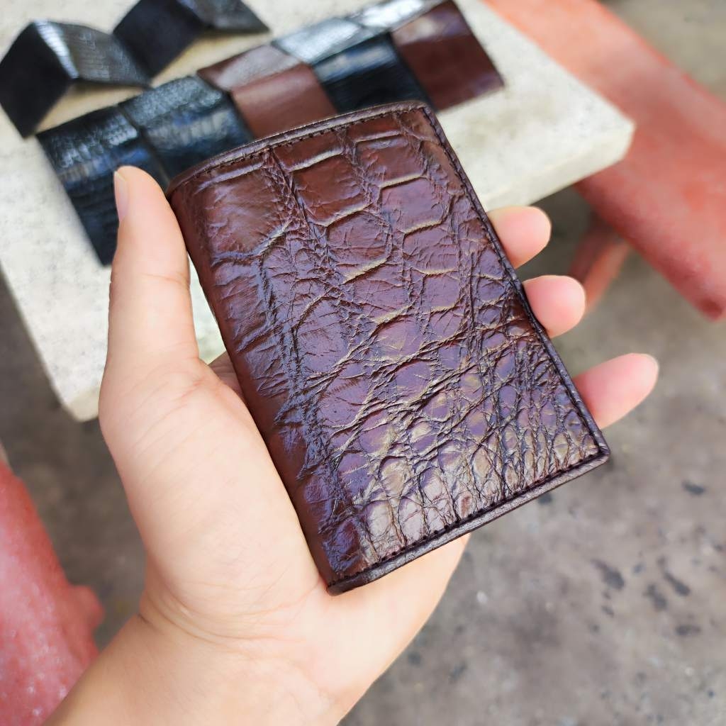 Ví cá sấu MINI dáng đứng. 2 mặt da bụng mềm và bền. Size 10.5*8.5 cm
