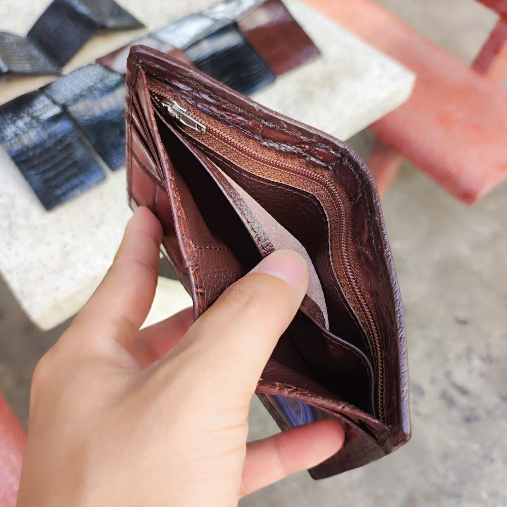 Ví cá sấu MINI dáng đứng. 2 mặt da bụng mềm và bền. Size 10.5*8.5 cm