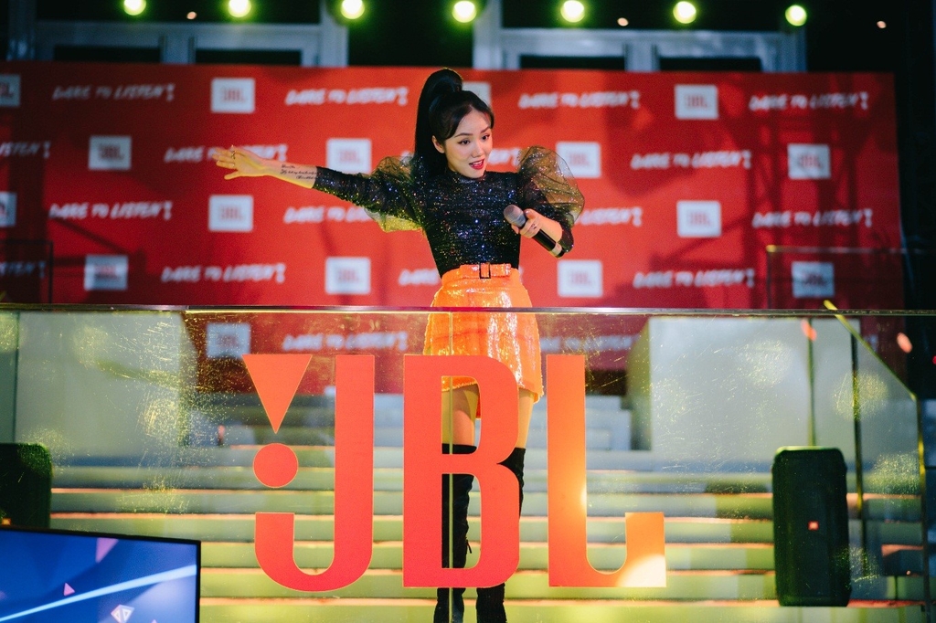 tong-quan-ve-jbl-by-harman-tai-viet-nam