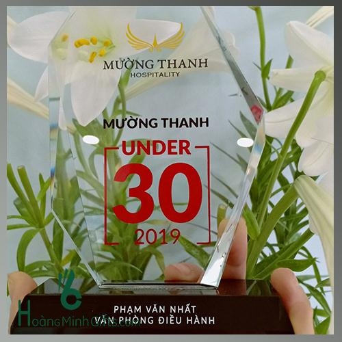 Kỉ Niệm Chương Pha Lê - KH Mường Thanh Hospitality