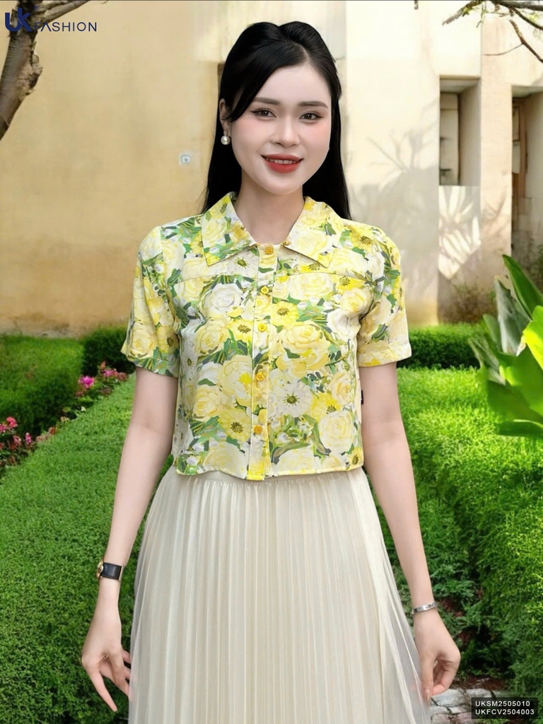 Sơ mi cổ đức hoa croptop trẻ trung UKSM2505010