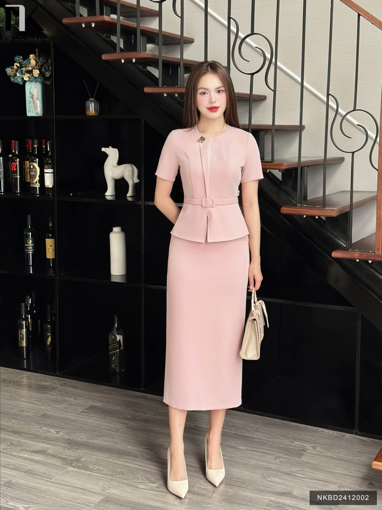 Set Chân Váy Bút Chì Và Áo Xếp Cổ Đai Eo Thanh Lịch Vải Mềm Mịn NKBD2412002 ( Bao gồm cả áo + CV)