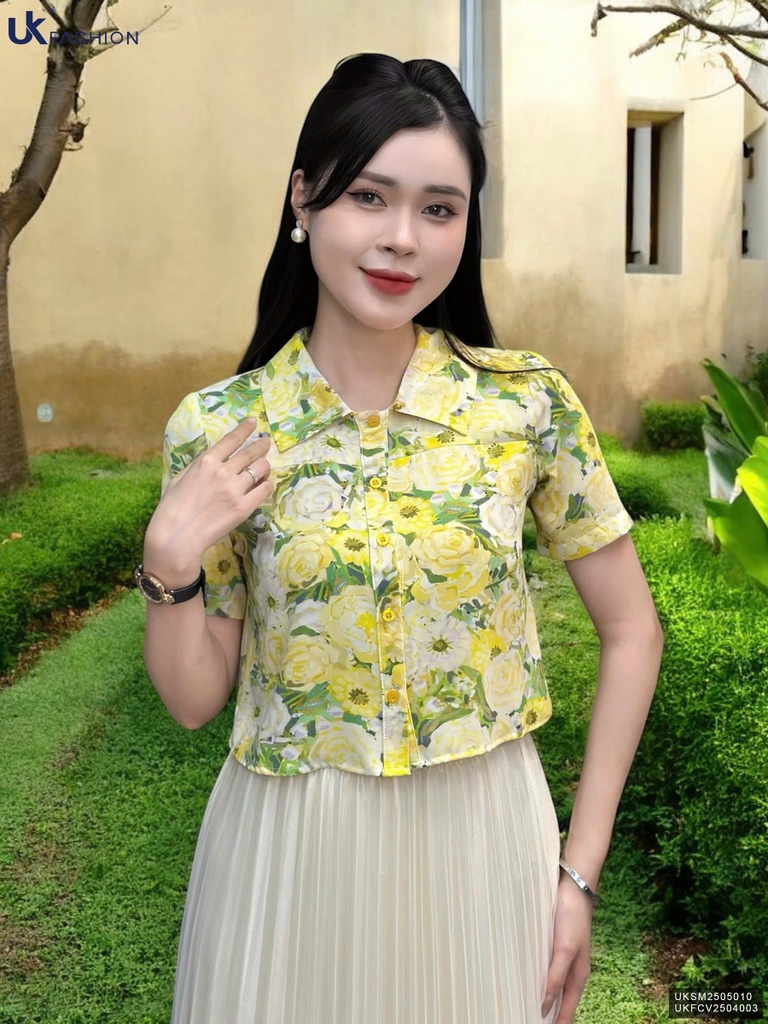 Sơ mi cổ đức hoa croptop trẻ trung UKSM2505010