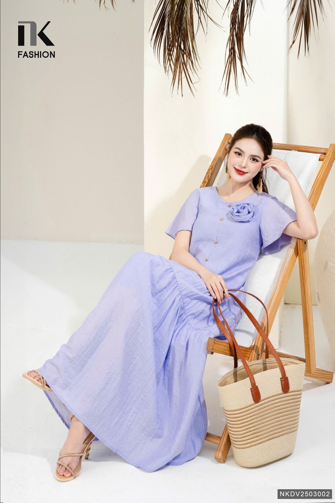 Váy Đầm Maxi Gun Nữ Tính Dáng Suông Thoải Mái NKDV2503002