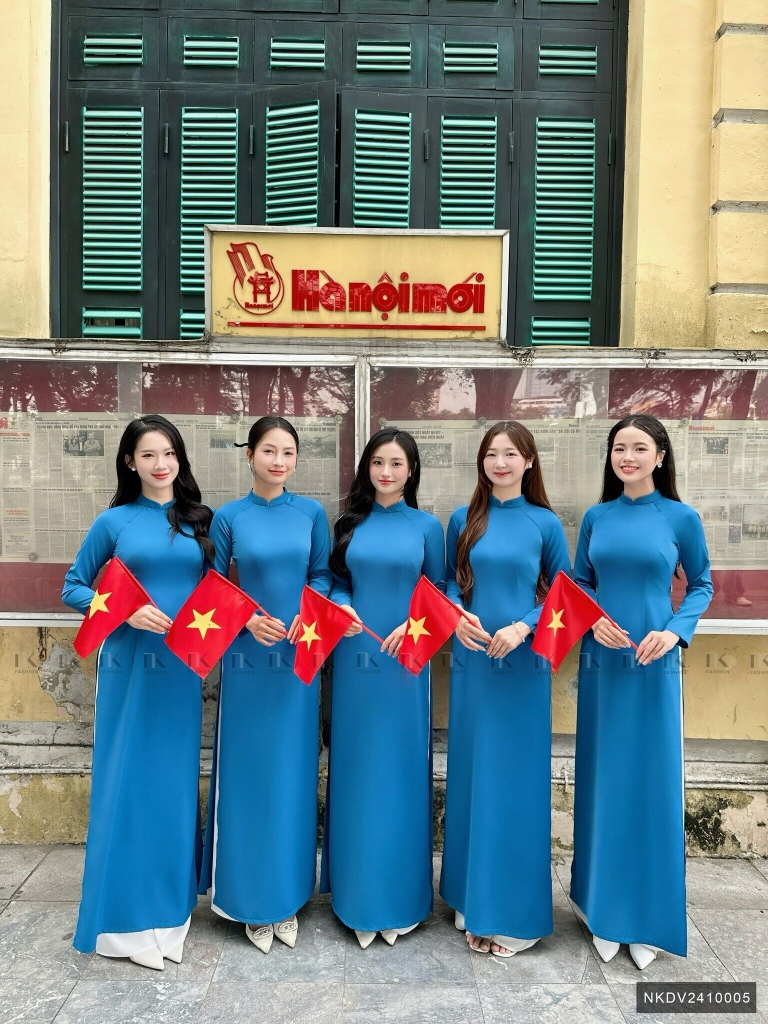 Áo dài lụa truyền thống, thanh lịch, duyên dáng, nhiều màu sắc NKDV2410005 - quần rời NKQU2312001