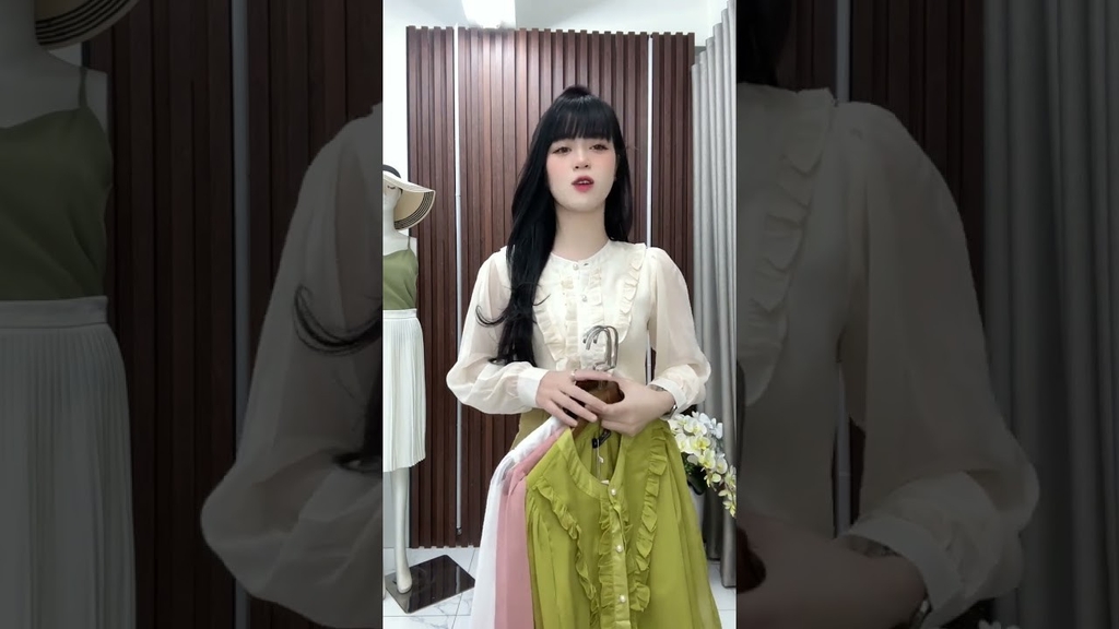 Áo Sơ Mi Dáng Suông Tơ Bèo V Dọc Nẹp, Thời Trang Công Sở NKFSM2310006