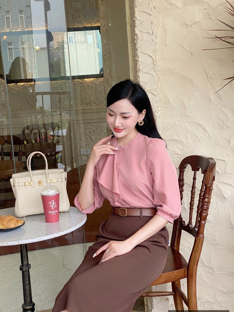 Áo Sơ mi cổ tàu bèo lệch UK Fashion chất liệu lụa cao cấp, chống nhăn, vải mềm mát, thời trang công sở nữ UKSM2401007