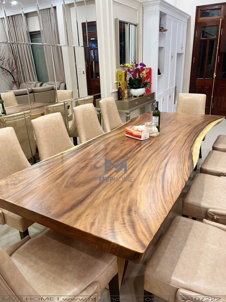 Set combo bàn ăn và ghế tại phòng ăn của chị Thủy