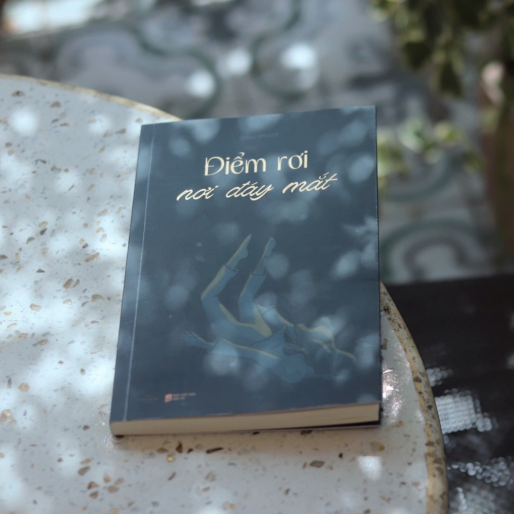 Sách - Điểm Rơi Nơi Đáy Mắt